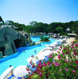 BLUE WATERS CLUB HOTEL