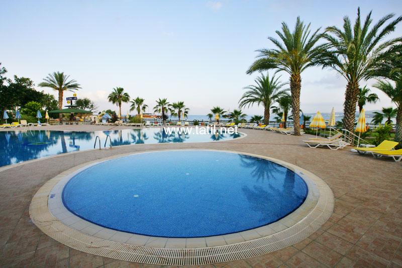 LONiCERA WORLD HOTEL