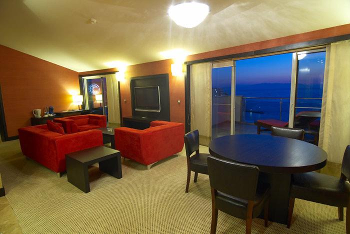 CHARiSMA DELUXE HOTEL