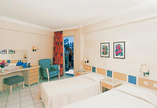 ATLANTiQUE HOLiDAY CLUB