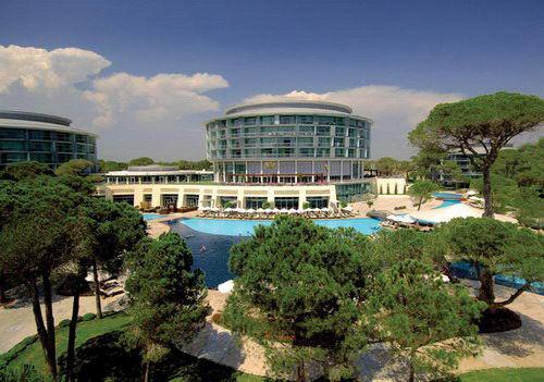 CALiSTA LUXURY RESORT