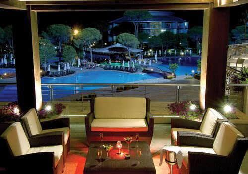 CALiSTA LUXURY RESORT