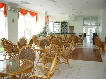 HAPPY DREAMS BEACH HOTEL